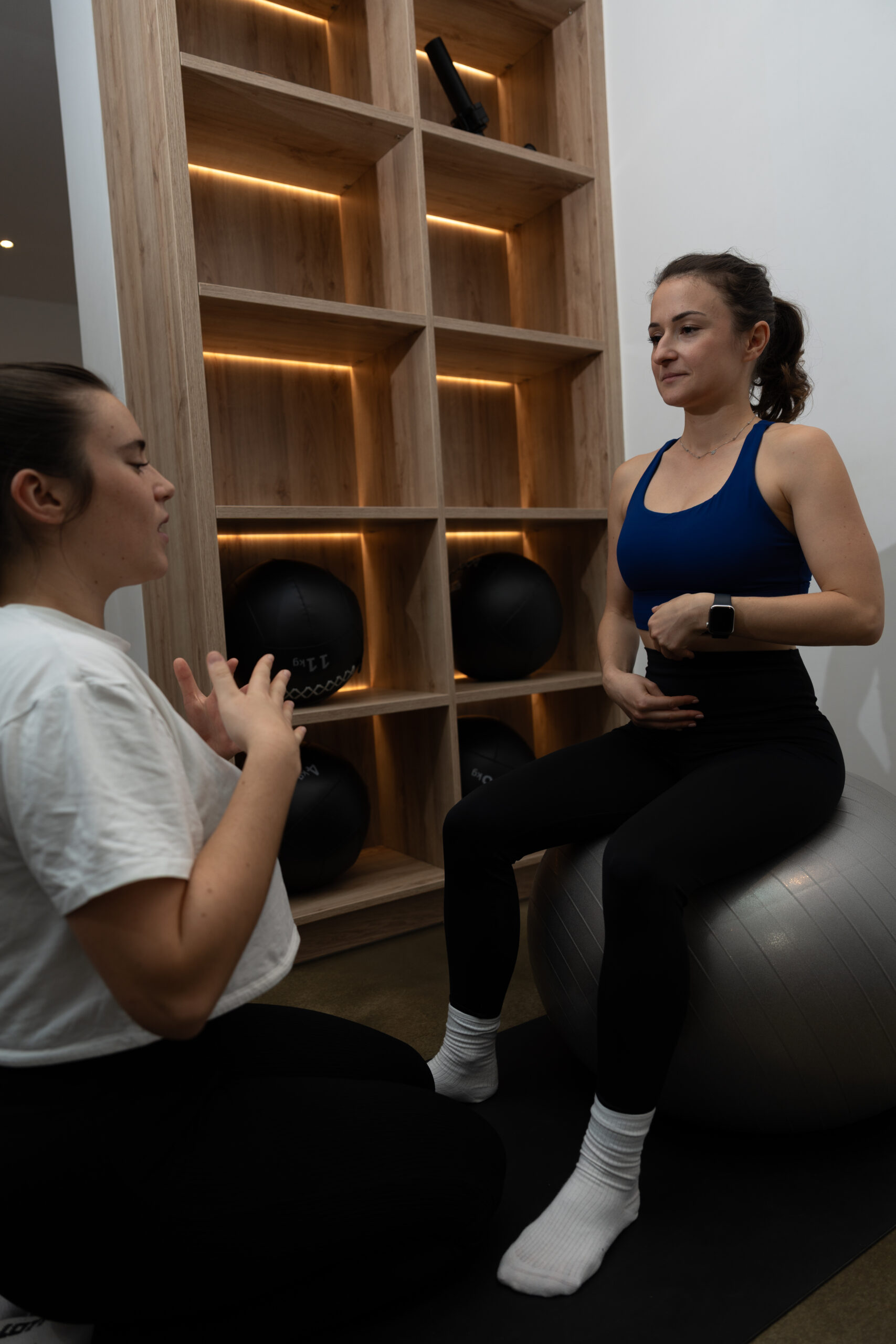 apprentissage de la contraction du perinee par kiné spécialiste