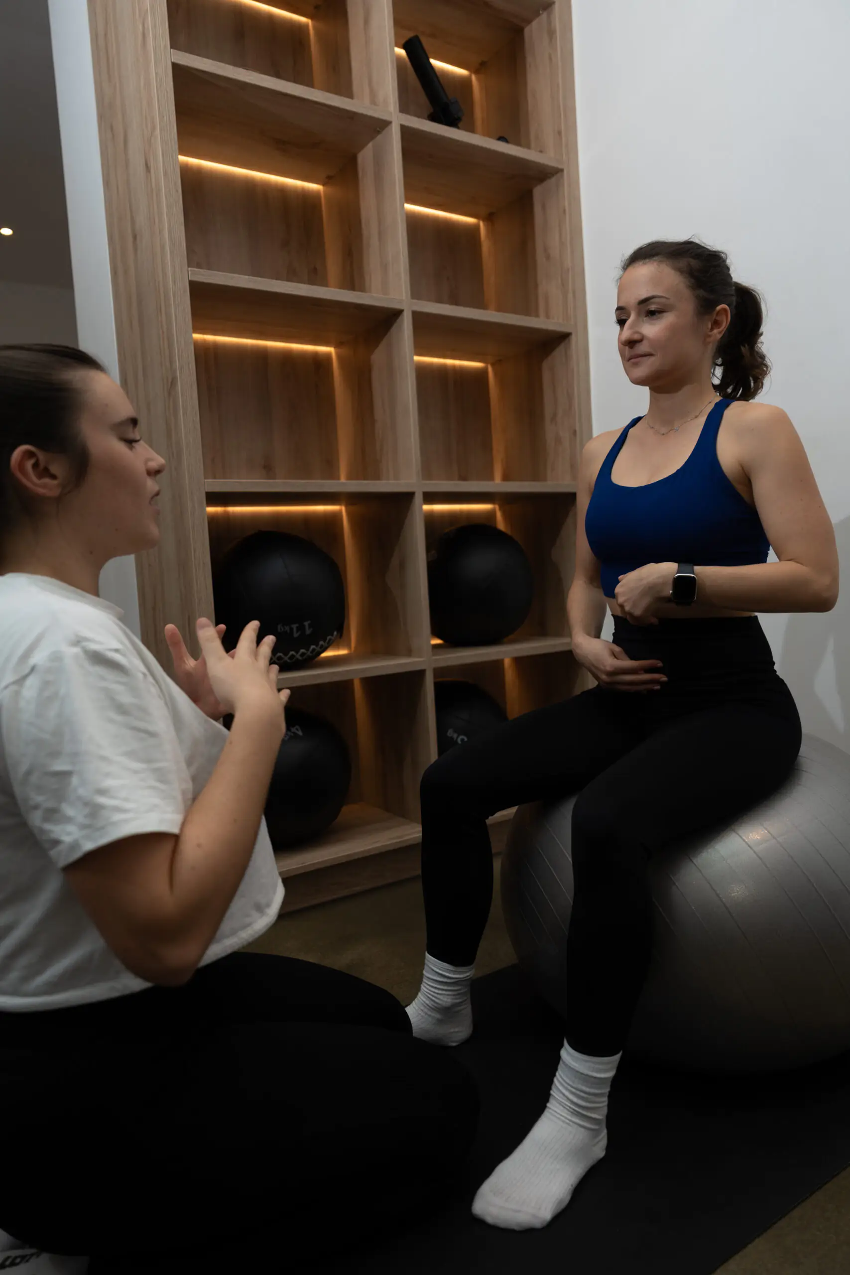 apprentissage de la contraction du perinee par kiné spécialiste